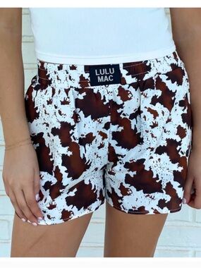 LULU MAC Shorts